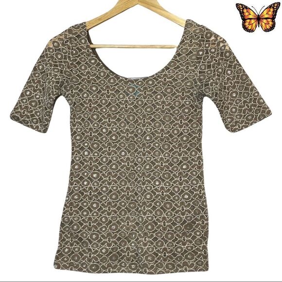 HAPPENING In The Present Half Sleeve Double Scoop Neck Size Medium. - Picture 1 of 8